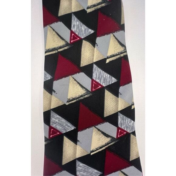 The American Edition Collection Triangle Pattern Professional Tie - Picture 4 of 5